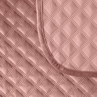 Narzuta dekoracyjna VELVI 170x210 pikowana w geometryczny wzór ciemnopudrowa