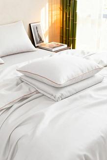 Poszewka bambusowa 50x60 biała ze złotą bizą