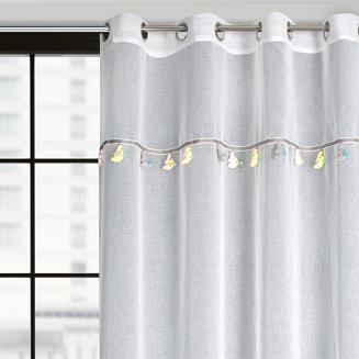 Firana gotowa na przelotkach 140X250 KIDS Eurofirany biała z dekoracyjną taśmą z wiszącymi trójwymiarowymi słonikami