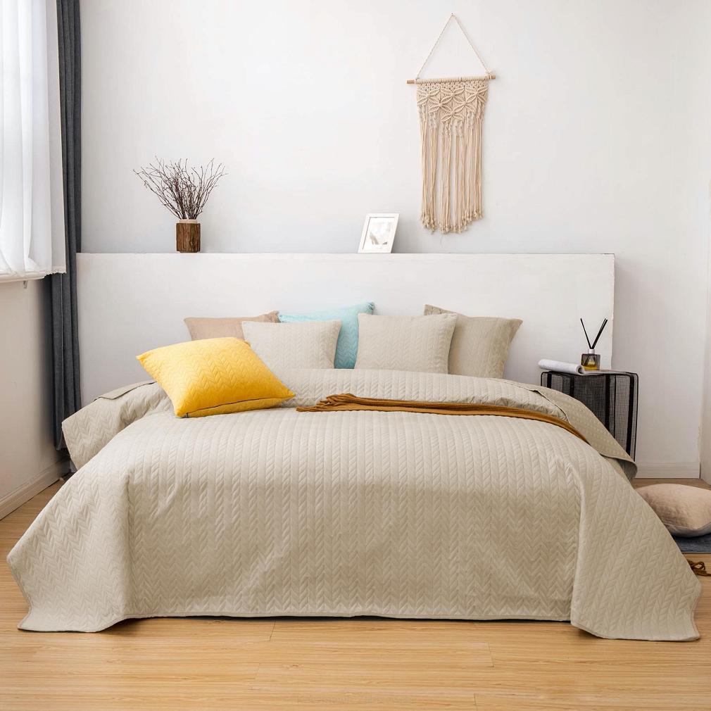 Narzuta dekoracyjna na fotel MOXIE 70x150 velvet cappuccino