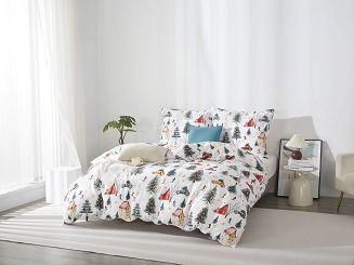 Biała Świąteczna Pościel z Mikrofibry z Nadrukiem 160x200 Xmass Skiing