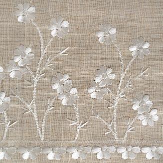 Obrus dekoracyjny ADELINE 140x300 Eurofirany z dodatkiem lnu beżowy w białe haftowane kwiatuszki