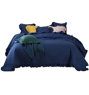 Narzuta dekoracyjna RUFFY 200x220 pikowana z falbanką granatowa