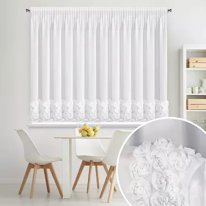 Firana gotowa z szyfonu na taśmie ROSES 400x160 Eva Minge Eurofirany biała z 3 pasami róż