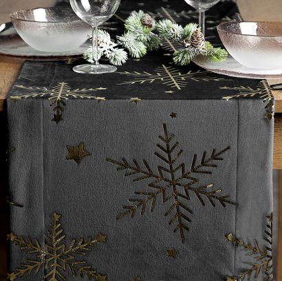 Bieżnik świąteczny 40x140 Eurofirany welwetowy czarny w złociste śnieżynki