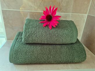 Ręcznik kąpielowy RIMINI 70x140 gładki ciemnozielony