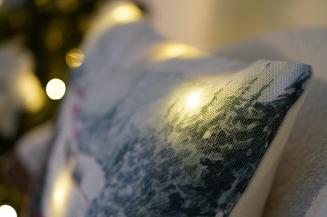 Poszewka dekoracyjna świecąca LED 40x40 świąteczny samochód