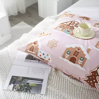 Pudrowa Świąteczna Pościel z Mikrofibry z Nadrukiem 140x200 Gingerhouse