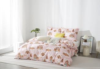 Pudrowa Świąteczna Pościel z Mikrofibry z Nadrukiem 140x200 Gingerhouse