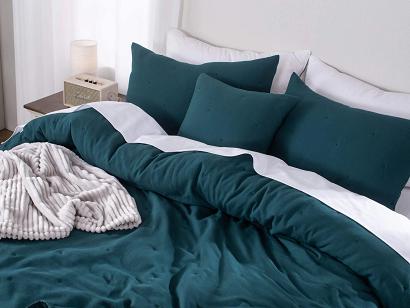 Poszewka fakturowana struktura do narzuty Dotta 45x45 szmaragdowa z haftem kropek