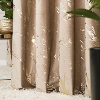 Zasłona gotowa na przelotkach MARMA 140x250 ciemnobeżowa ze złotym nadrukiem