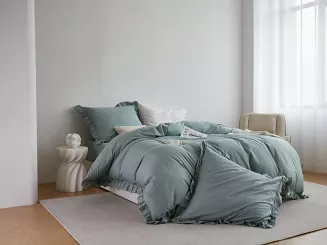 Pościel satyna bawełniana 160x200 Ruffy Premium szałwiowa z falbanką