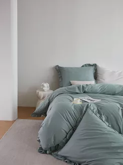 Pościel satyna bawełniana 160x200 Ruffy Premium szałwiowa z falbanką