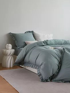 Pościel satyna bawełniana 160x200 Ruffy Premium szałwiowa z falbanką