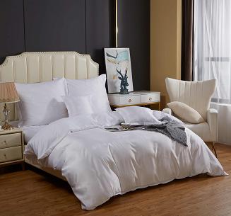 Pościel atłasowa z haftem 200x220 ekskluzywna biała motyle