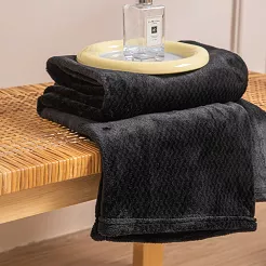Koc narzuta z mikrofibry na fotel WILLY 70x150 czarna