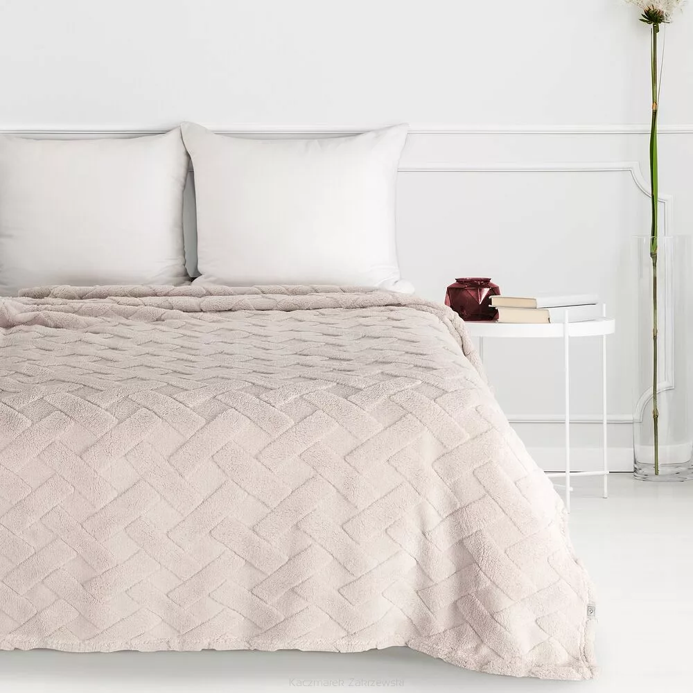 Koc narzuta CARO 170x210 Design91 beżowy puszysty wytłaczany w kratę
