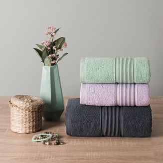 Ręcznik bawełniany NAOMI 70x140 miętowy z bordiurą w trójwymiarowe paski