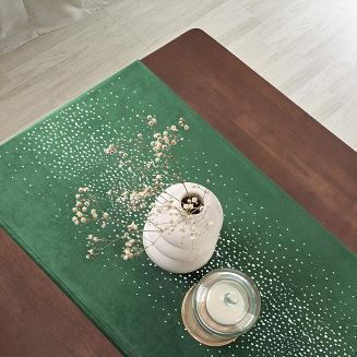 Bieżnik dekoracyjny SHINY 40x140 welurowy butelkowa zieleń z kryształkami