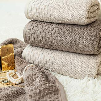 Ręcznik bawełniany NEPTUN 70x140 ciepły brąz ze złotą nitką