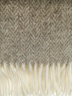 Koc wełniany z frędzlami 140x200 JODEŁKA wełna nowozelandzka beżowy