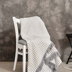 Koc bawełniano-akrylowy 150x200 biały szary w geometrycznym wzorze rombów