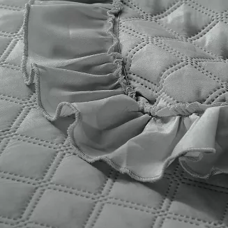 Narzuta dekoracyjna RUFFY 160x220 pikowana z falbanką szara