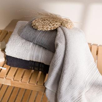 Ręcznik bawełniany OSKAR 70x140 jasnoszary bordiura z szampańską nicią