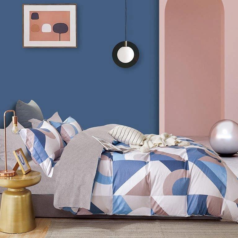 Pościel satynowa 200x220 niebieska beżowa pudrowa biała geometria