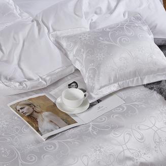 Ekskluzywna Pościel Atłasowa Z Haftem 220x200 AT001