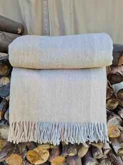 Koc wełniany z frędzlami 160x200 beżowa srebrna krata