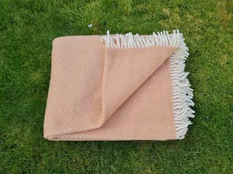 Koc z wełny nowozelandzkiej MAGDA 150x200 diagonalny toffi