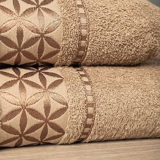 Ręcznik bawełniany PAOLA 50x90 karmelowy z bordiurą w rozety