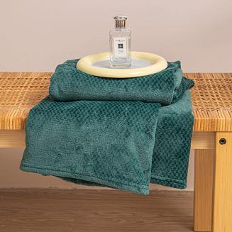 Koc narzuta z mikrofibry na fotel WILLY 70x150 butelkowa zieleń