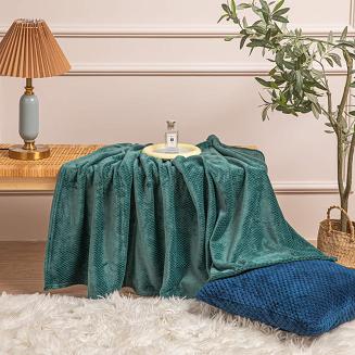 Koc narzuta z mikrofibry na fotel WILLY 70x150 butelkowa zieleń