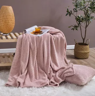 Koc narzuta z mikrofibry Monte 200x220 pudrowy róż