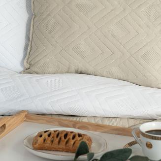 Narzuta dekoracyjna AVILA 170x210 pikowana wzór geomatryczny biała