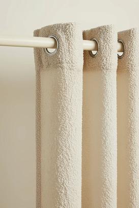 Zasłona gotowa na przelotkach Dreamy Boucle 140x250 beżowa o strukturze boucle