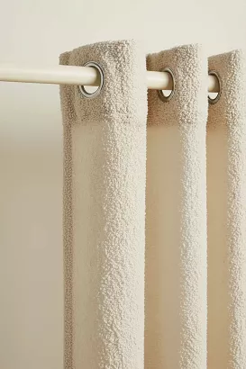 Zasłona gotowa na przelotkach Dreamy Boucle 140x250 beżowa o strukturze boucle