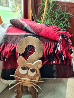 Koc wełniany z frędzlami 160x200 kratka czarny czerwony