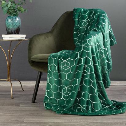 Koc narzuta MALIBU 150x200 Eurofirany ciemnozielony miękki geometryczny błyszczący nadruk