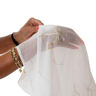 Firana gotowa na taśmie z ołowianką KOKARDKA 140x250 biała na etaminie haftowana złote kokardki