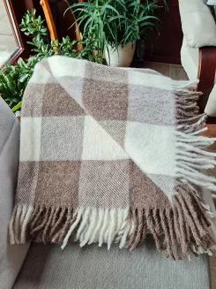 Koc wełniany z frędzlami 150x200 wełna nowozelandzka krata szachownica brązowa ekri