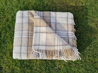 Koc wełniany z frędzlami duża krata beżowa ekri