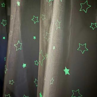 Firana gotowa na przelotkach GALAXY 140x250 biała w gwiazdki świecąca w ciemności