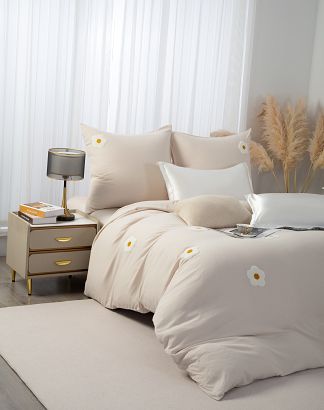 Pościel z mikrofibry Cuty Stokrotka  140x200 beżowa w haftowane Kwiatki Stokrotki