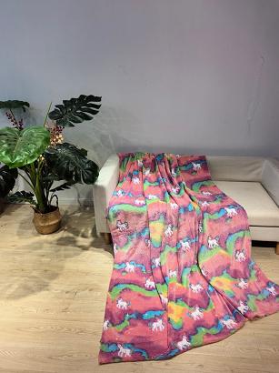 Koc świecący w ciemności 150x200 fluorescencyjny koniki na różowym tle