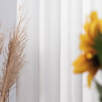 Zasłona gotowa na przelotkach BASIC 145x170 półprzezroczysta biała