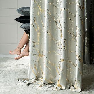 Zasłona gotowa na taśmie MARMA 140x250 pastelowy szary ze złotym nadrukiem