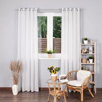 Zasłona gotowa na przelotkach BASIC 145x230 półprzezroczysta biała